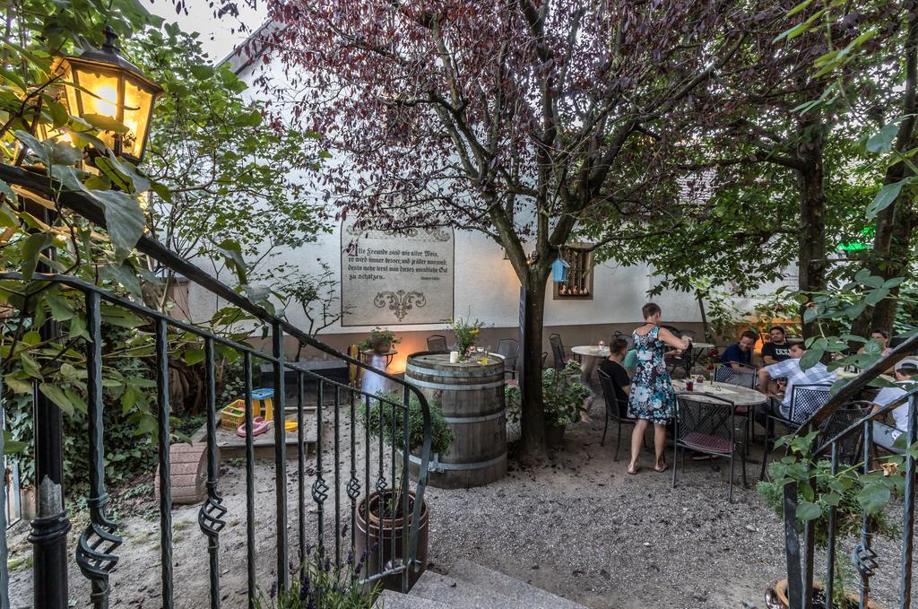 Hotel Loewen Garni Oberrimsingen エクステリア 写真