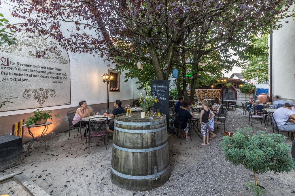 Hotel Lowen Garni Oberrimsingen エクステリア 写真